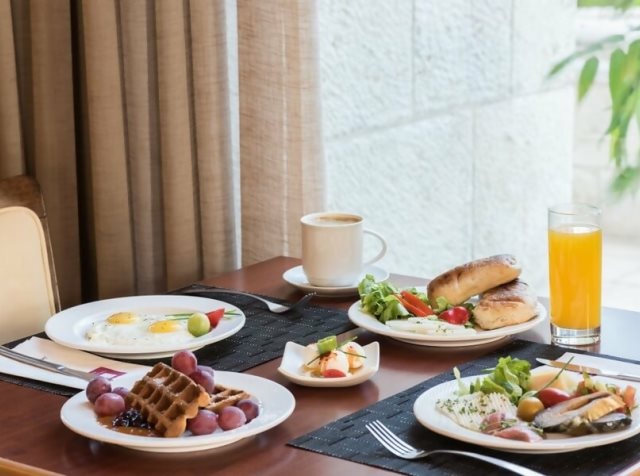 מלון לאונרדו ירושלים ארוחת בוקר הנחה לארוחת בוקר מפנקת
